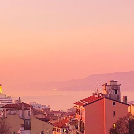 Blucavana, Casa Vacanze In Centro A トリエステ エクステリア 写真
