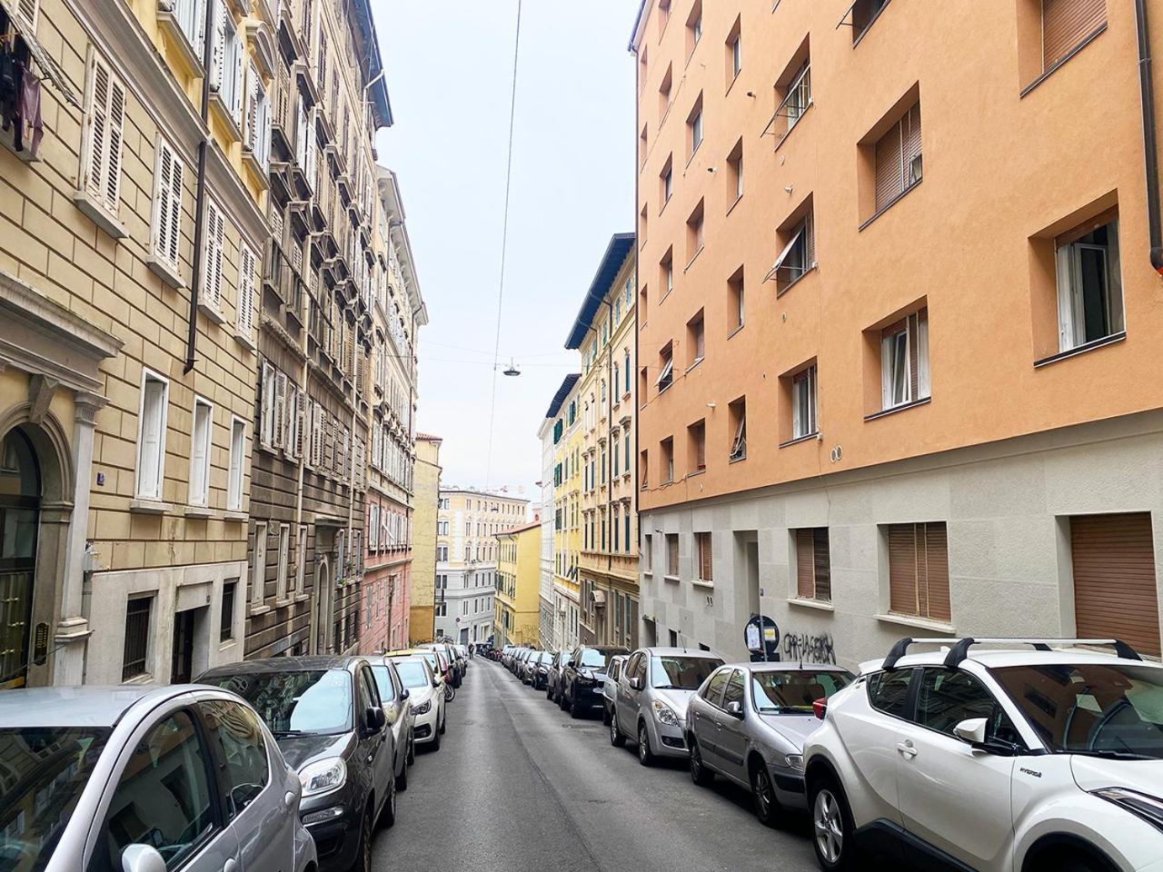 Blucavana, Casa Vacanze In Centro A トリエステ エクステリア 写真